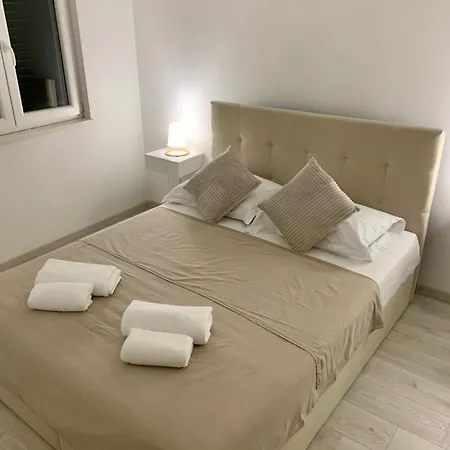 Juliet Guest house Jezera